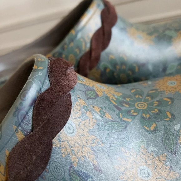 Crocs Clogs Womens Sarah Size 9W Blue Floral Dual Comfort Chunky Heel - Picture 2 of 9